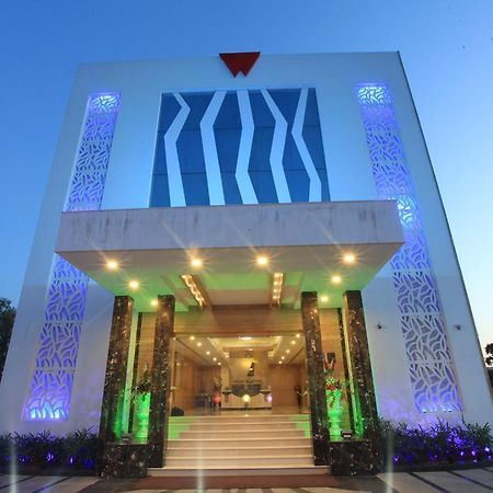 Wingston A Treehouse Hotel Goverdhan Radha Kund Exteriör bild